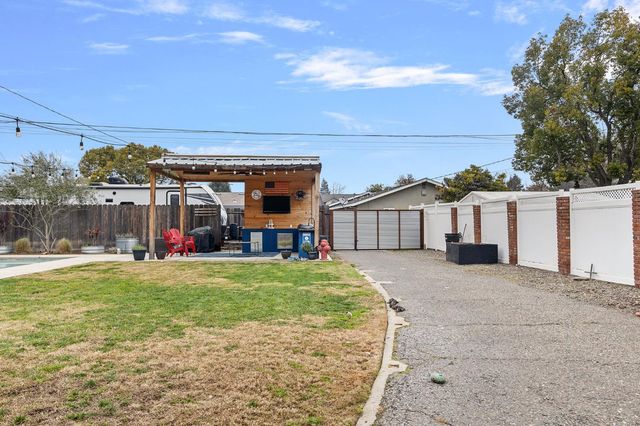 2355 El Capitan Dr, Turlock, CA 95380