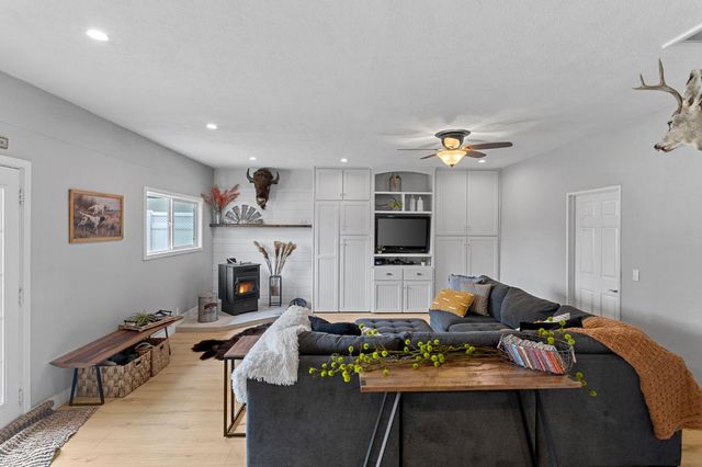 2355 El Capitan Dr, Turlock, CA 95380