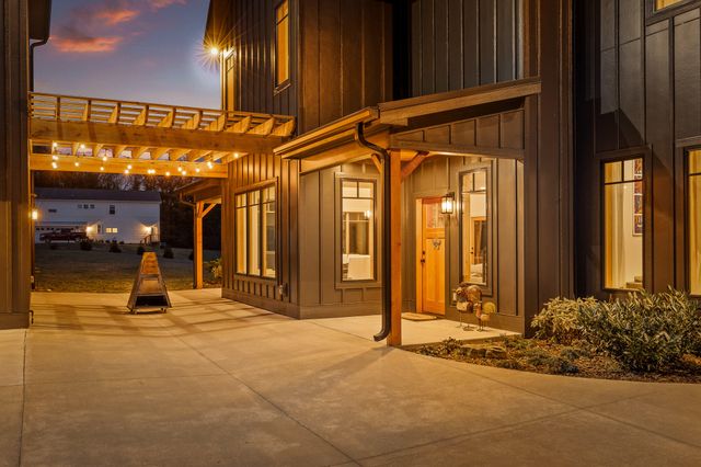 763 Us-127, Signal Mountain, TN 37377