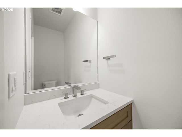 5868 N MISSOURI Ave 5, Portland, OR 97217