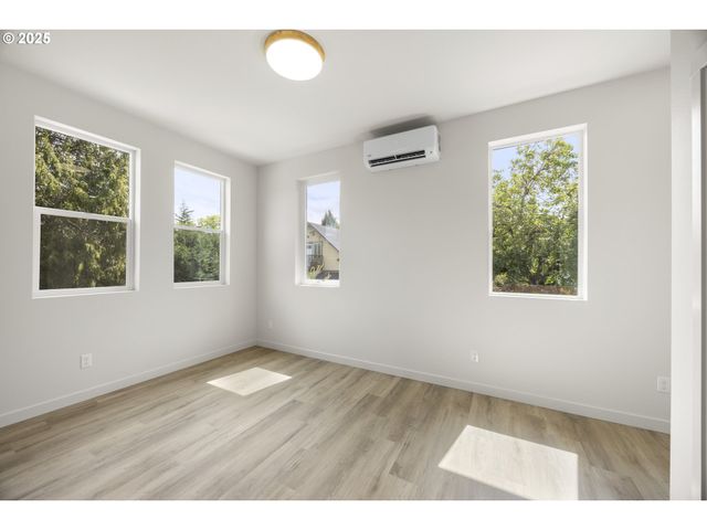 5868 N MISSOURI Ave 5, Portland, OR 97217