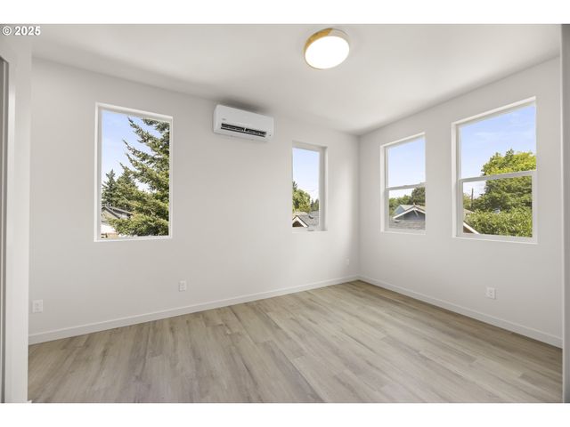 5868 N MISSOURI Ave 5, Portland, OR 97217