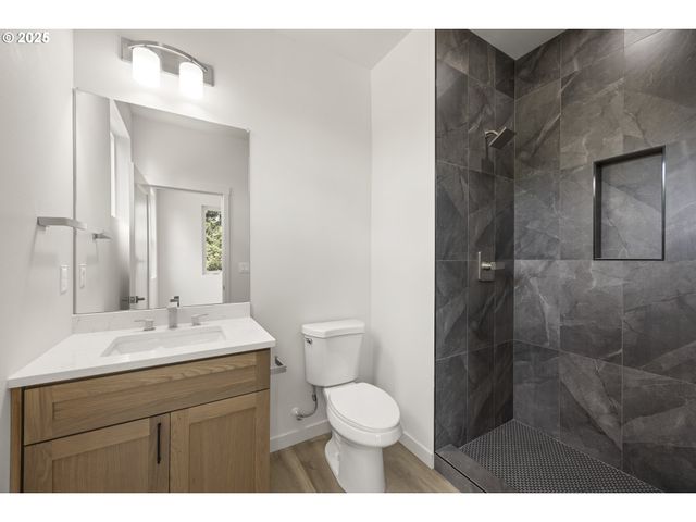 5868 N MISSOURI Ave 5, Portland, OR 97217