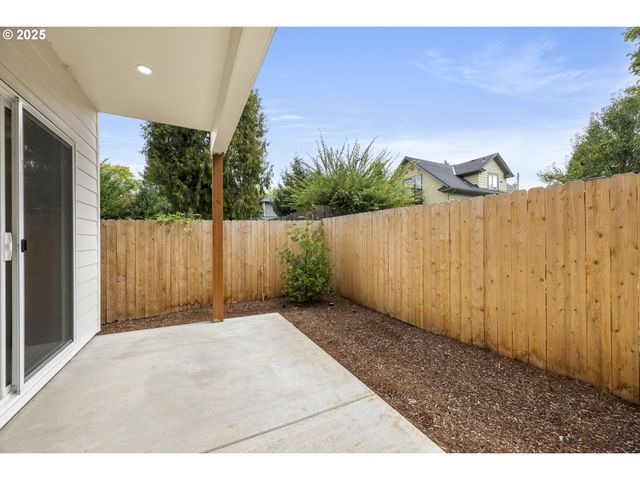 5868 N MISSOURI Ave 5, Portland, OR 97217