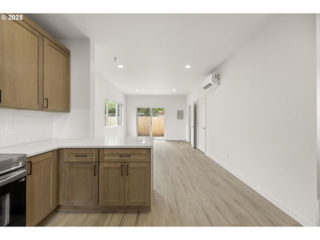 5868 N MISSOURI Ave 5, Portland, OR 97217