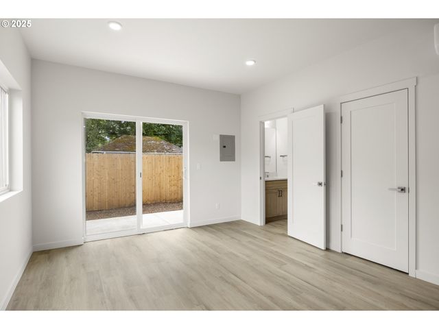 5868 N MISSOURI Ave 5, Portland, OR 97217