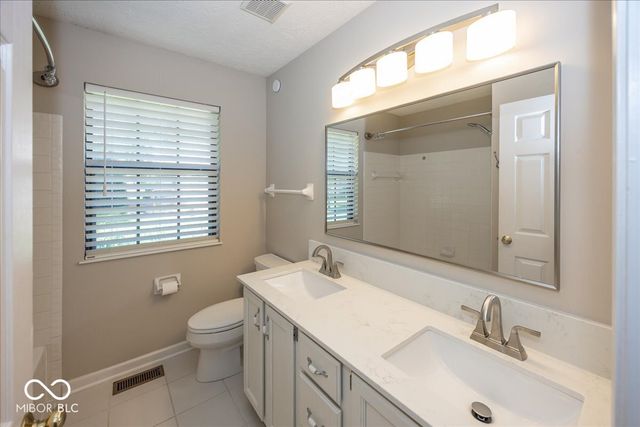 11179 Avery Row, Fishers, IN 46038