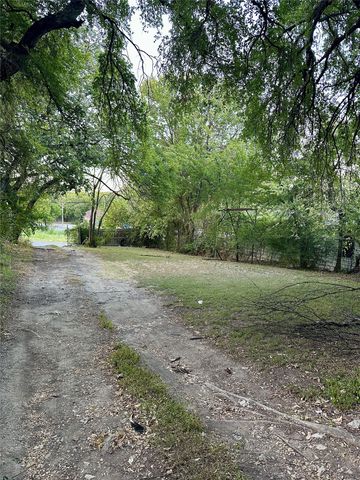 1001 NW Loraine Street, Fort Worth, TX 76106