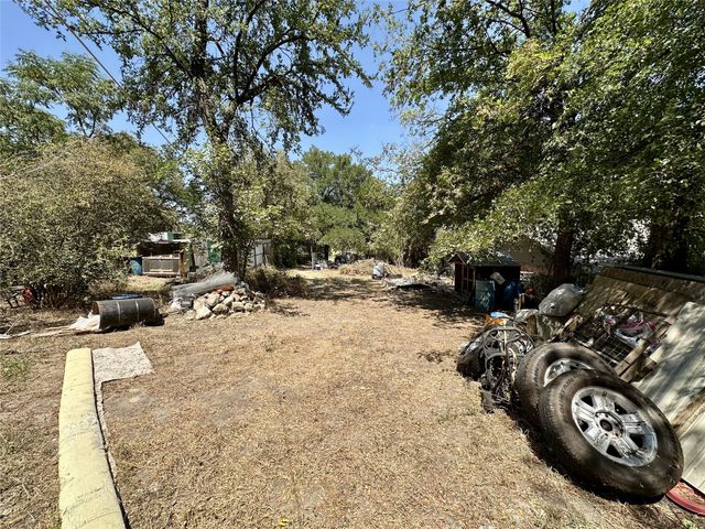 1001 NW Loraine Street, Fort Worth, TX 76106