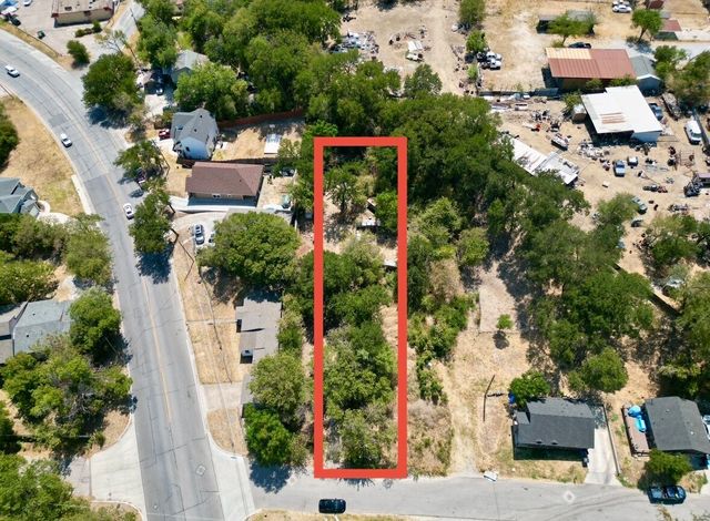1001 NW Loraine Street, Fort Worth, TX 76106