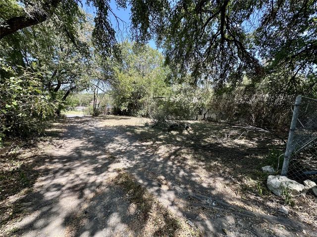 1001 NW Loraine Street, Fort Worth, TX 76106