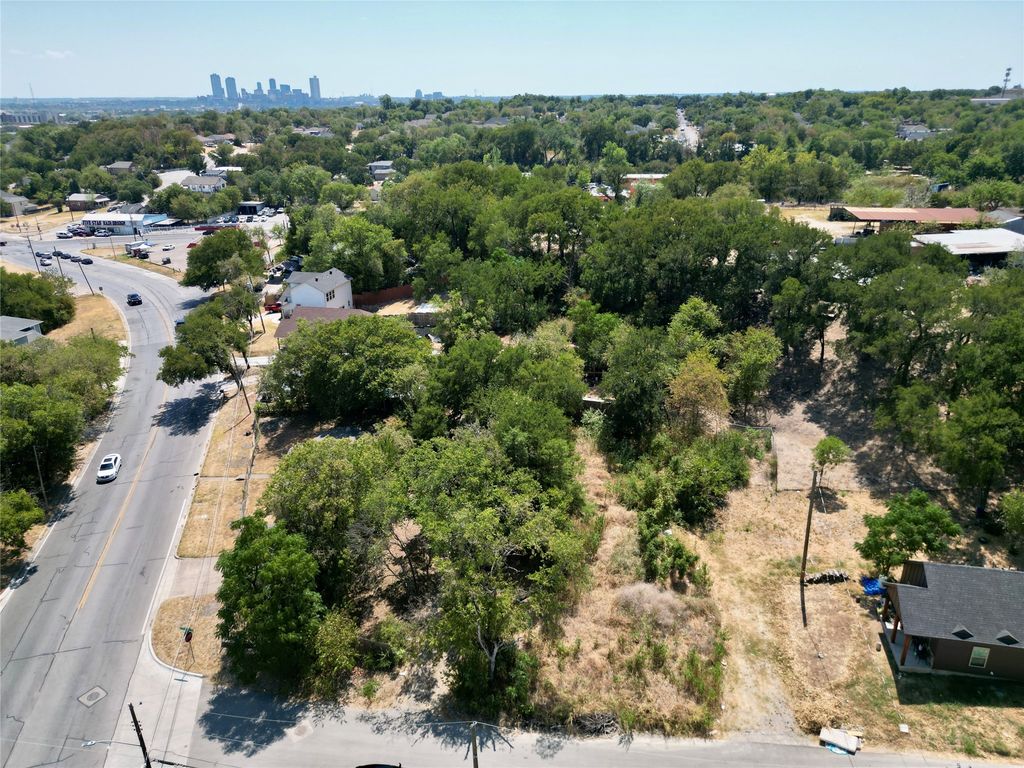 1001 NW Loraine Street, Fort Worth, TX 76106