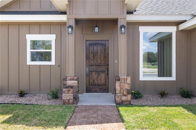 105 Lenon Street, Edcouch, TX 78538