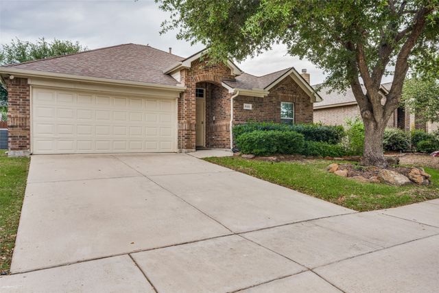 8121 Misty Water Drive, Fort Worth, TX 76131