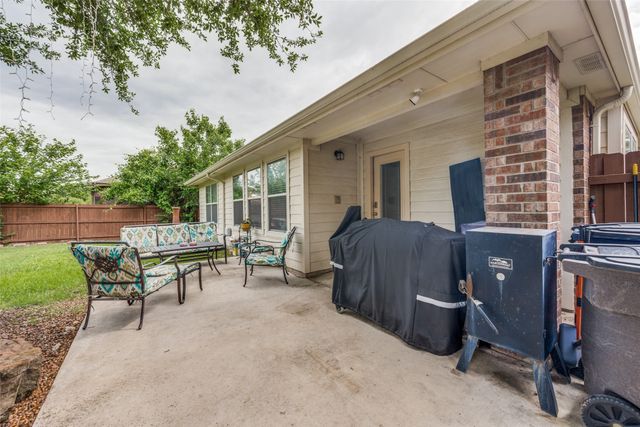 8121 Misty Water Drive, Fort Worth, TX 76131