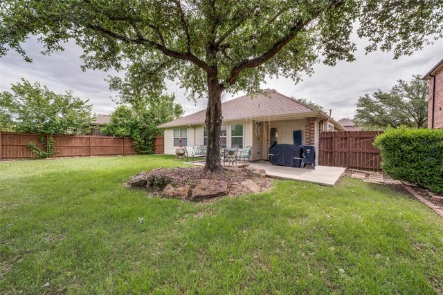 8121 Misty Water Drive, Fort Worth, TX 76131