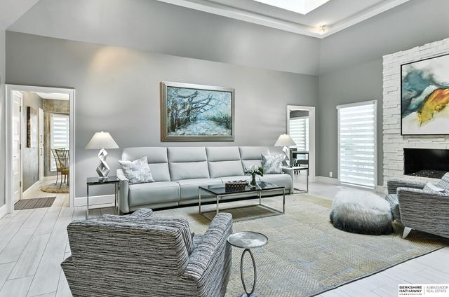 16228 Bancroft Circle, Omaha, NE 68130