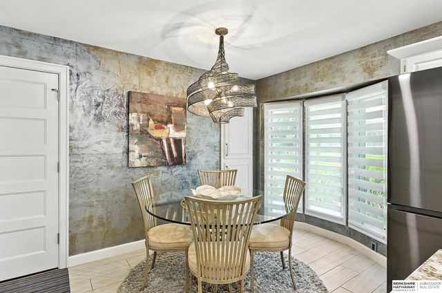 16228 Bancroft Circle, Omaha, NE 68130