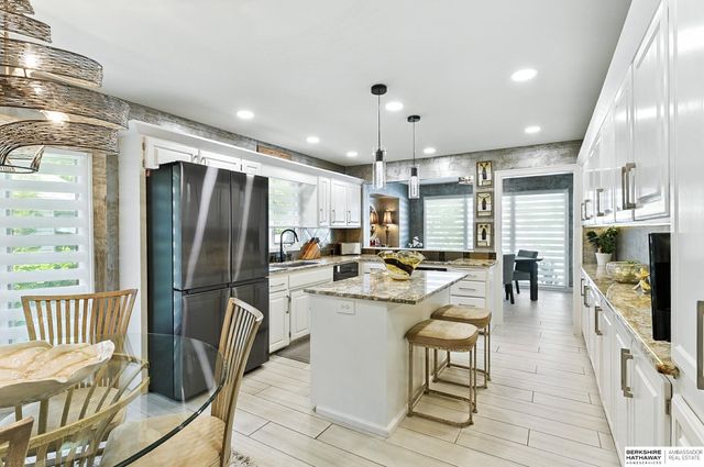 16228 Bancroft Circle, Omaha, NE 68130