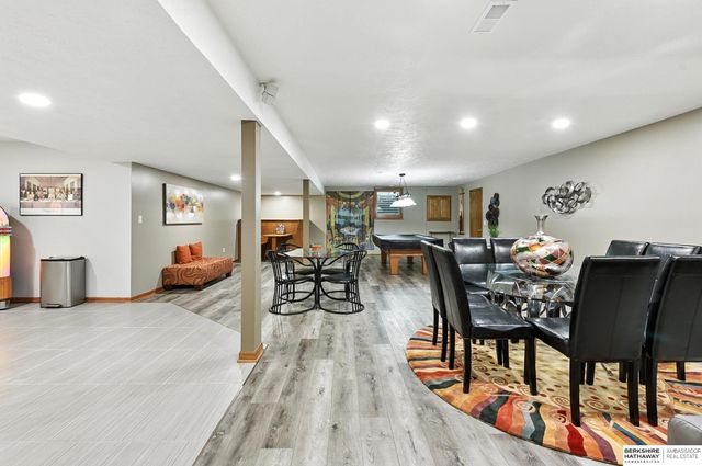 16228 Bancroft Circle, Omaha, NE 68130