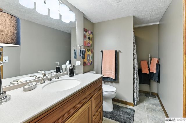 16228 Bancroft Circle, Omaha, NE 68130