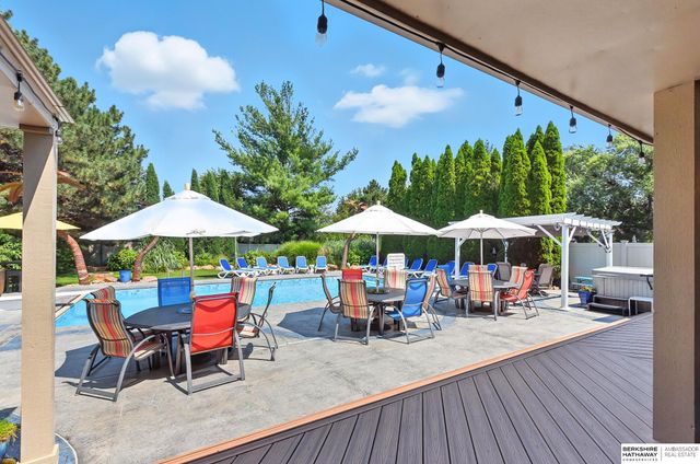 16228 Bancroft Circle, Omaha, NE 68130