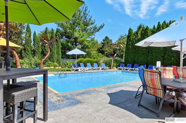 16228 Bancroft Circle, Omaha, NE 68130