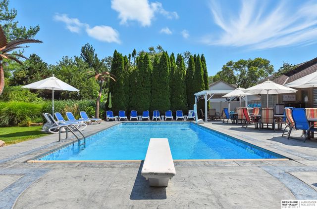 16228 Bancroft Circle, Omaha, NE 68130