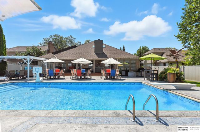 16228 Bancroft Circle, Omaha, NE 68130