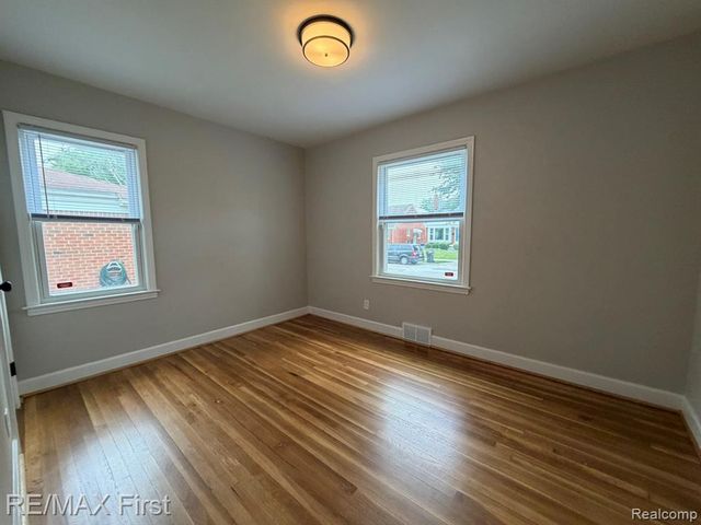 22921 Gaukler Street, Saint Clair Shores, MI 48080