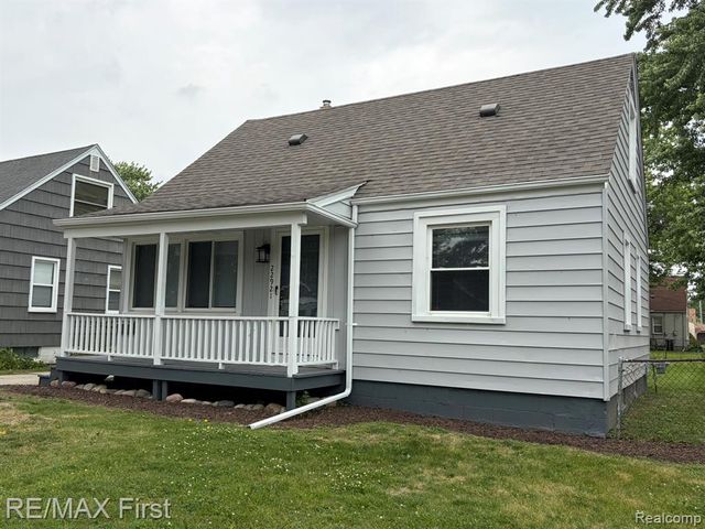 22921 Gaukler Street, Saint Clair Shores, MI 48080