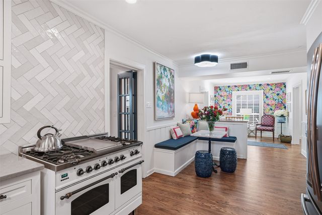 6116 Locke Avenue, Fort Worth, TX 76116