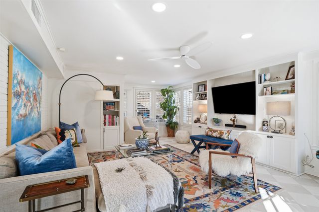 6116 Locke Avenue, Fort Worth, TX 76116