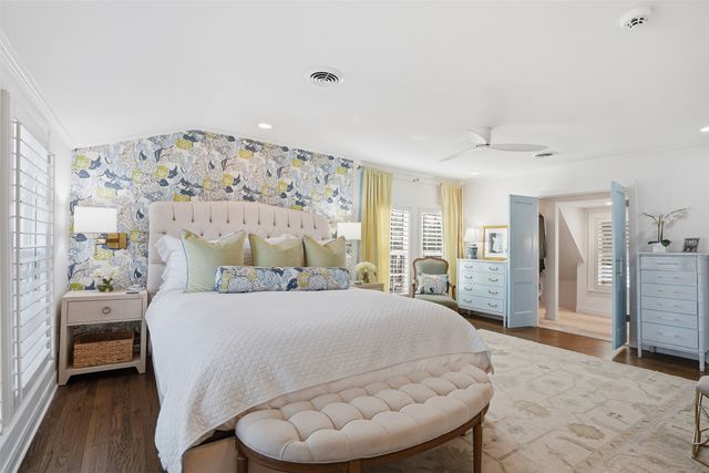 6116 Locke Avenue, Fort Worth, TX 76116