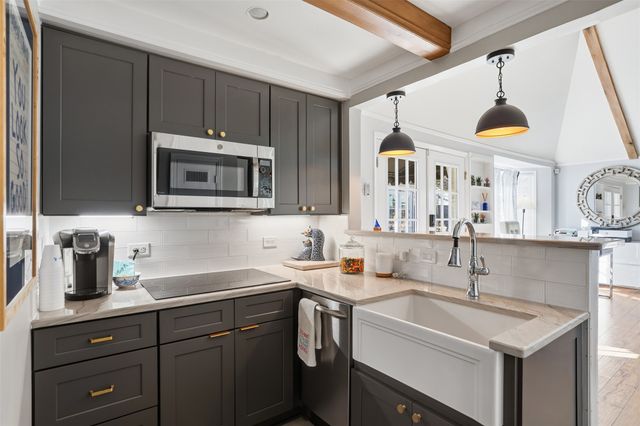 6116 Locke Avenue, Fort Worth, TX 76116