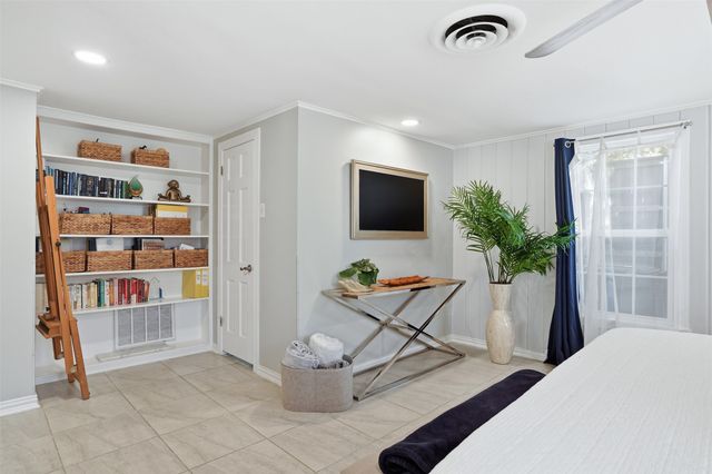 6116 Locke Avenue, Fort Worth, TX 76116