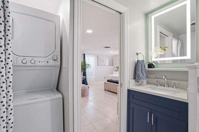 6116 Locke Avenue, Fort Worth, TX 76116