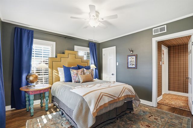 6116 Locke Avenue, Fort Worth, TX 76116