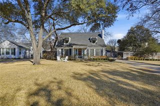 6116 Locke Avenue, Fort Worth, TX 76116