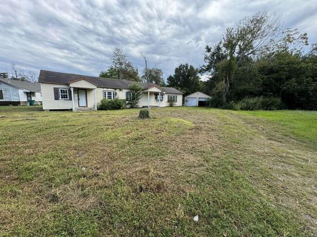 2006 2nd Street, Orange, TX 77630