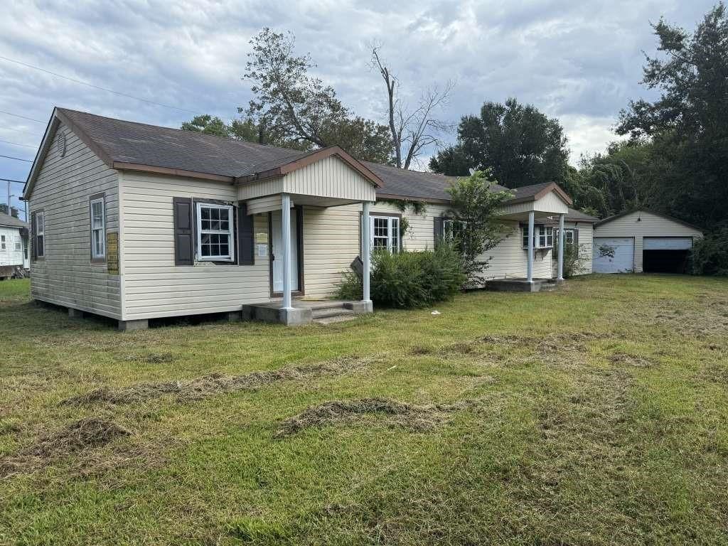 2006 2nd Street, Orange, TX 77630
