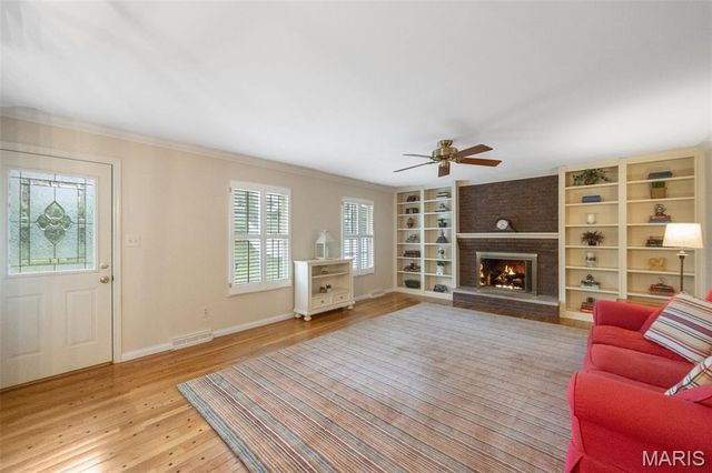 114 Breezeview Drive, Ballwin, MO 63021