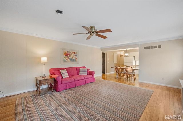 114 Breezeview Drive, Ballwin, MO 63021