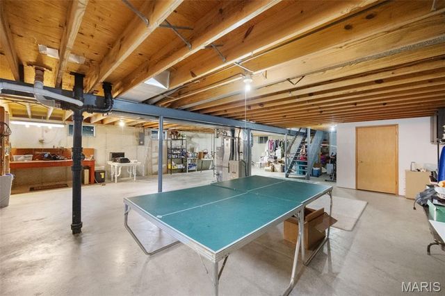 114 Breezeview Drive, Ballwin, MO 63021