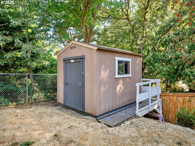 605 IDYLWOOD Dr, Salem, OR 97302