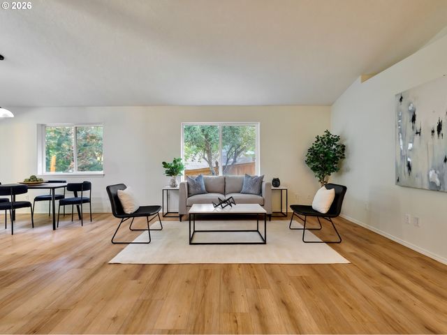 605 IDYLWOOD Dr, Salem, OR 97302