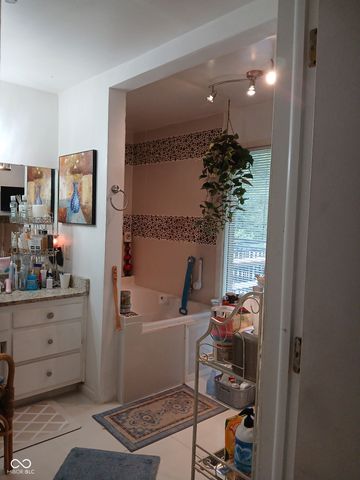 5505 Far Hill Road, Indianapolis, IN 46226