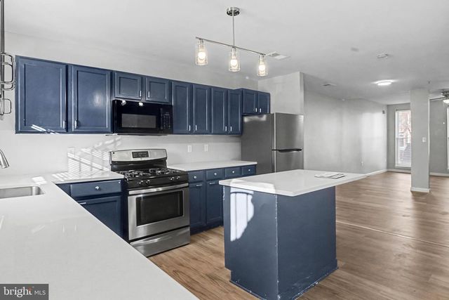 1032 N BROADWAY, Baltimore, MD 21205