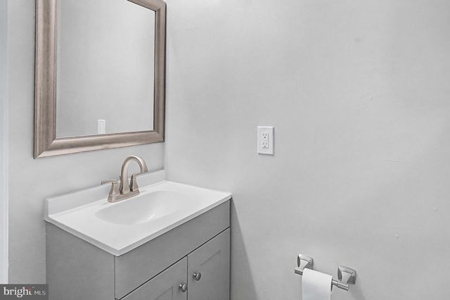 1032 N BROADWAY, Baltimore, MD 21205