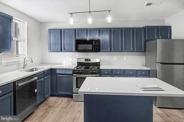 1032 N BROADWAY, Baltimore, MD 21205